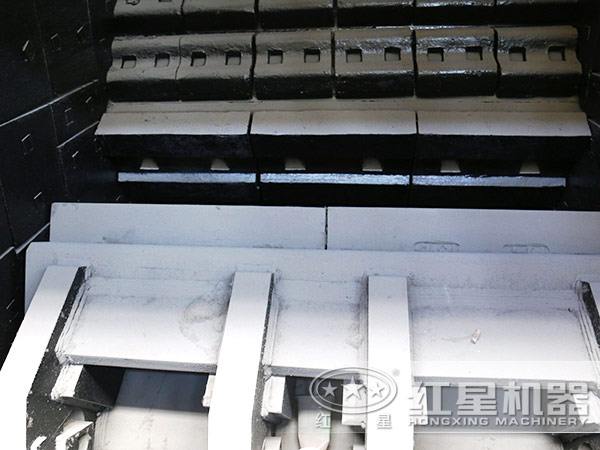 HD鄂式破碎機內部部件圖