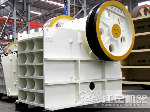 鄂式破碎機圖片