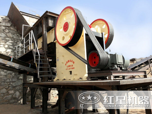 磁鐵礦顎式破碎機現場圖