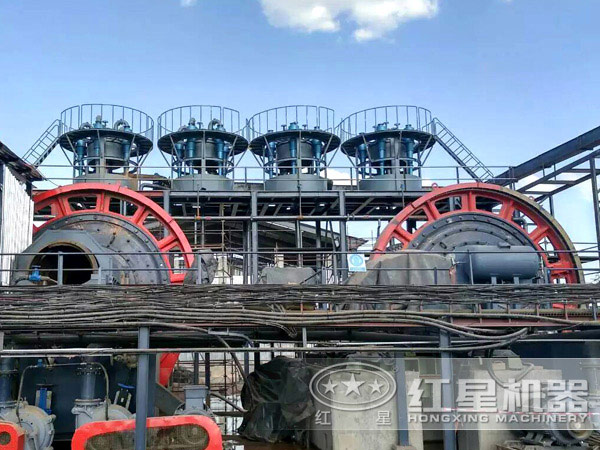 節(jié)能環(huán)保球磨機(jī)生產(chǎn)現(xiàn)場實(shí)拍