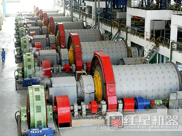 節(jié)能環(huán)保球磨機(jī)生產(chǎn)現(xiàn)場實(shí)拍
