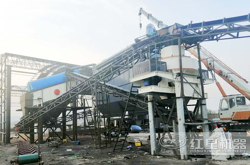 日產(chǎn)2000噸制砂機(jī)生產(chǎn)現(xiàn)場