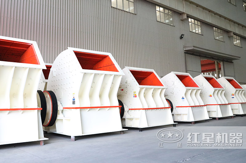 頁巖錘式破碎機現場實拍圖