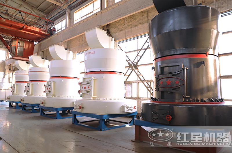 高強(qiáng)磨粉機(jī)現(xiàn)場實(shí)拍圖