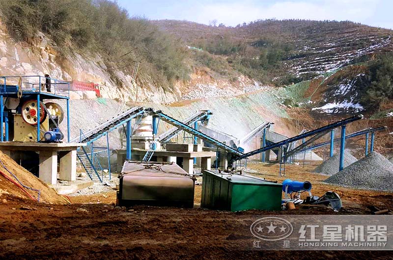 兩級遞進碎石作業(yè)現(xiàn)場