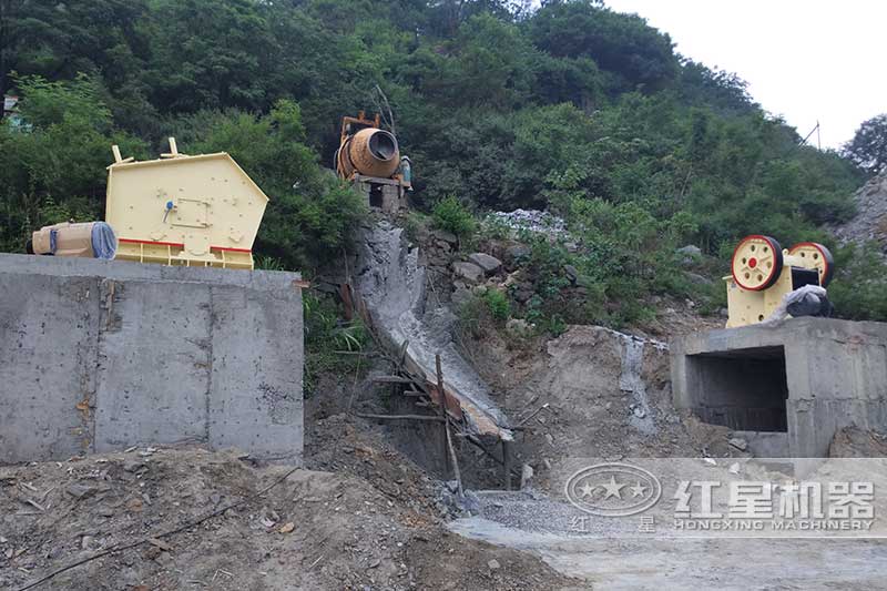 每小時生產100噸的片麻巖破碎生產線
