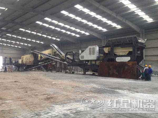 一小時(shí)產(chǎn)一百?lài)嵜喉肥喬ナ揭苿?dòng)破碎機(jī)用戶(hù)現(xiàn)場(chǎng)