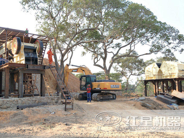 蛭石破碎機(jī)用戶(hù)安裝現(xiàn)場(chǎng)