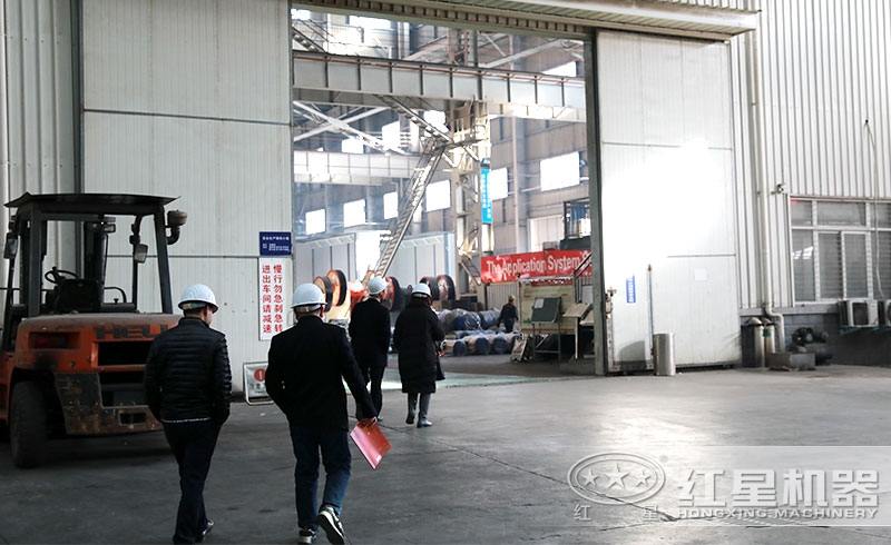 用戶來廠參觀設備生產車間