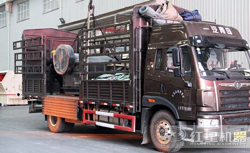 250×750細顎式破碎機發貨現場