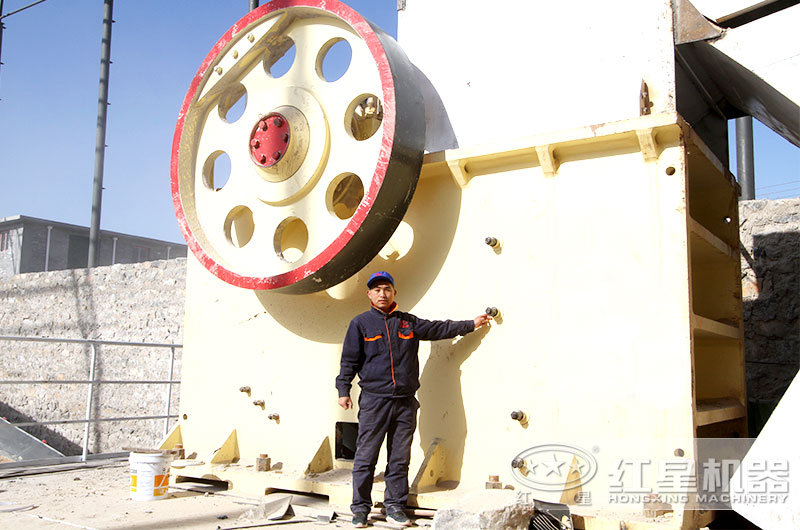 大型顎式破碎機