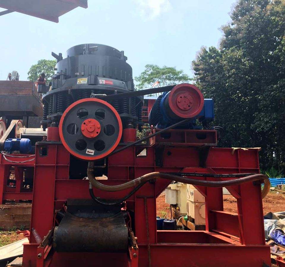 印尼時產(chǎn)150噸河石破碎生產(chǎn)線現(xiàn)場