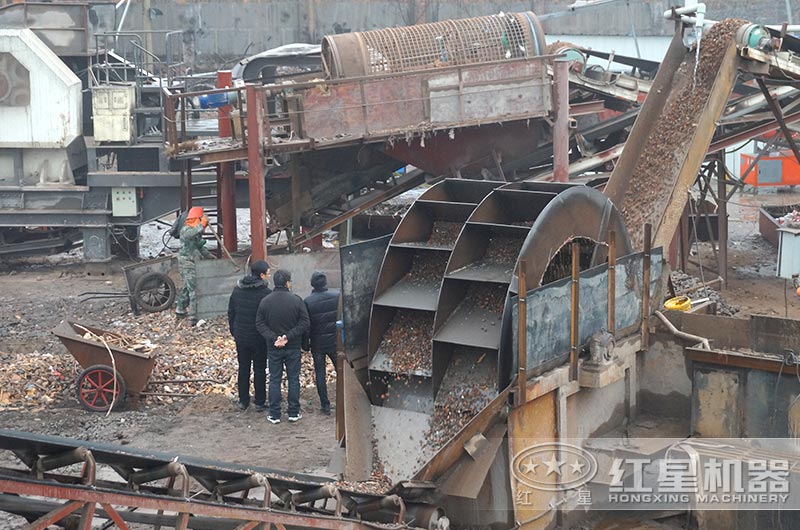 洗砂機作業(yè)現(xiàn)場實拍圖