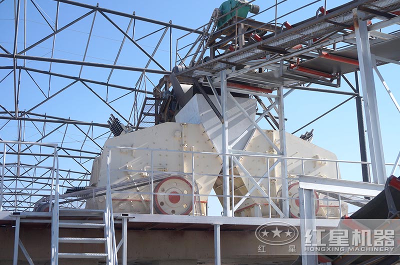 PF1520反擊式破碎機作業現場圖