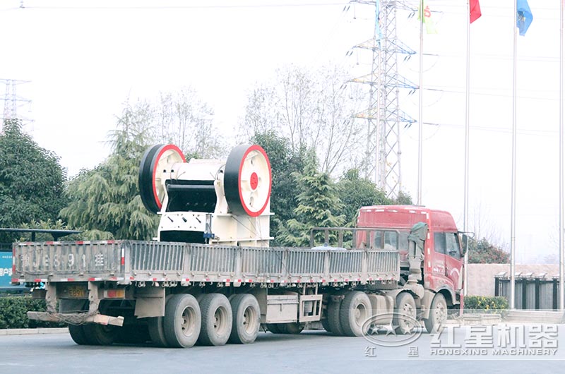 CJ系列歐版顎式破碎機發往江蘇