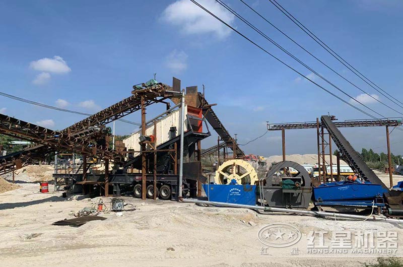 海南客戶石頭磨沙子生產現場實拍圖片