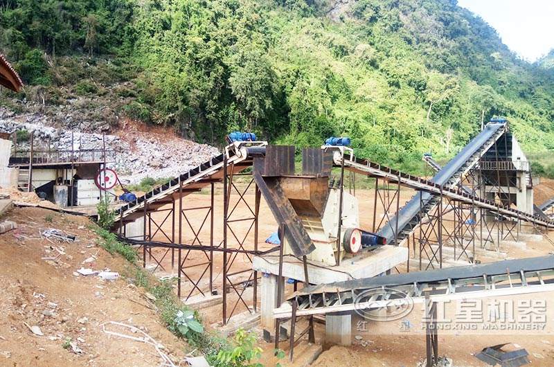 時產200噸石英砂反擊碎石機生產現場