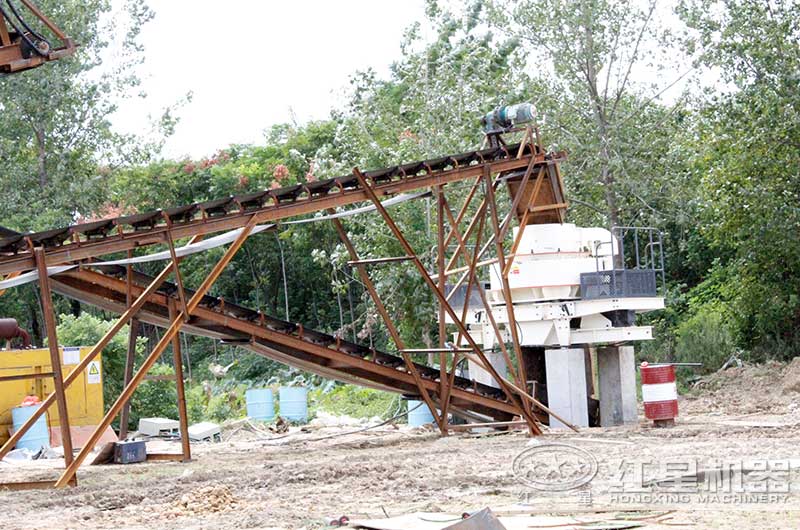 安徽客戶河卵石制砂機生產現場圖
