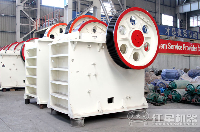 顎式破碎機(jī)圖片