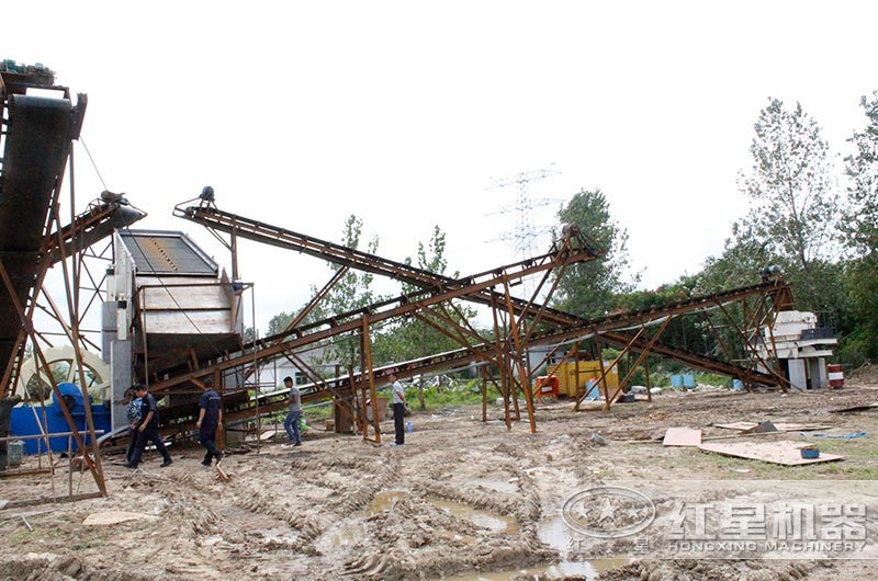 安徽客戶鵝卵石制砂機生產現場圖