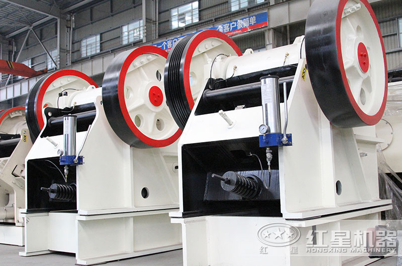 顎式粉碎機，破碎腔深、無死區