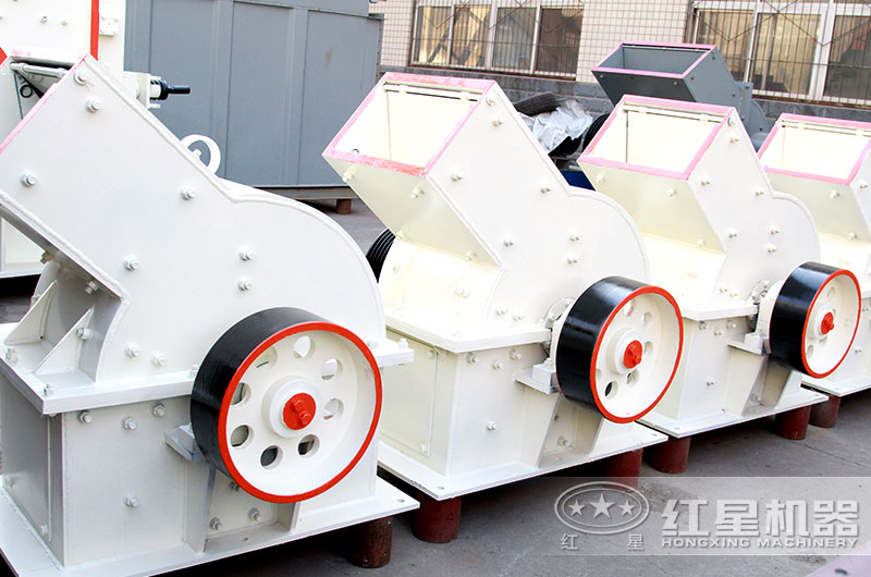 時產30噸PC錘式制砂機移動方便