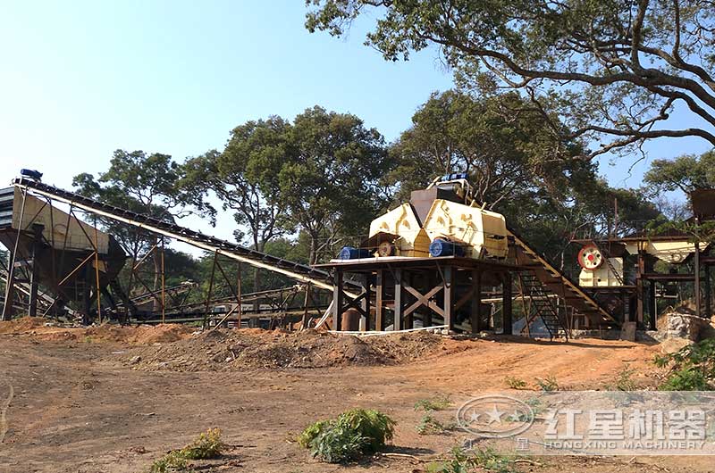 河南某地安裝一套碎石機投入使用現場