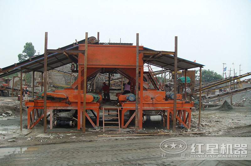 對輥制砂機在小型制砂廠中的應(yīng)用