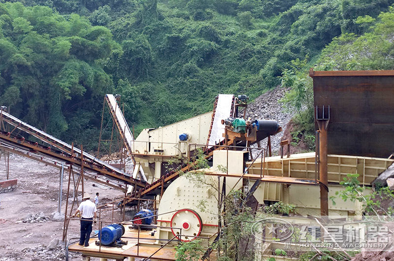 錘式破碎機生產現場圖