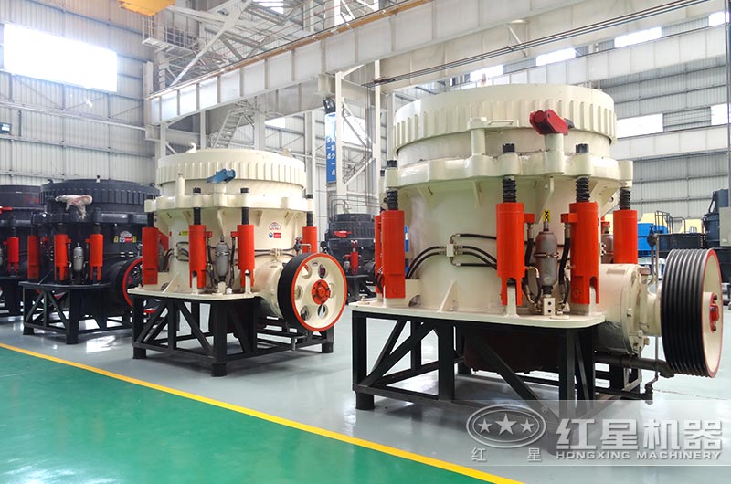 大型圓錐破碎機車間實拍圖