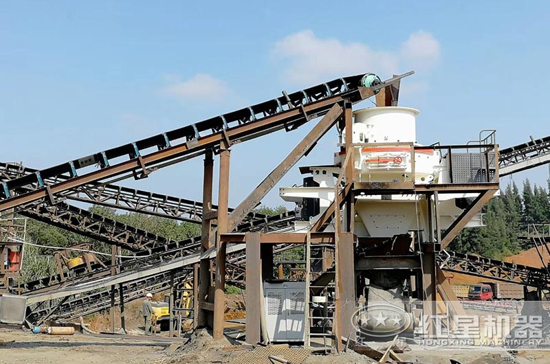 王先生使用HVI制砂機生產的現場