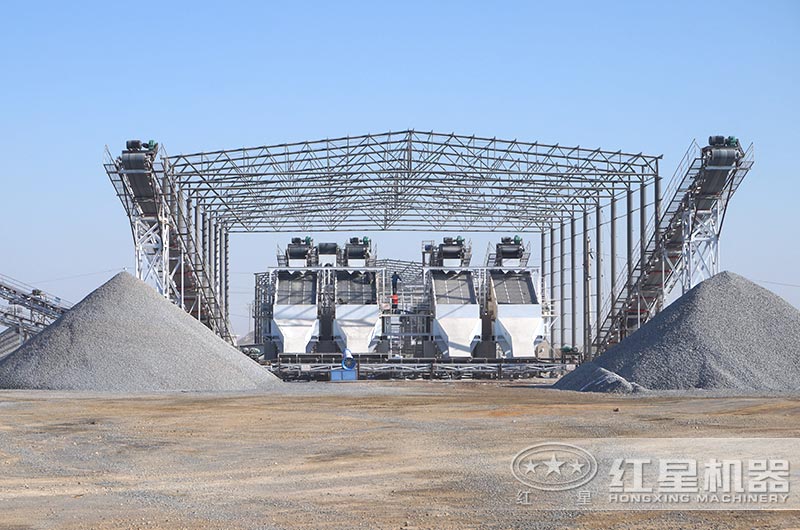 安徽大型顎式破碎機生產(chǎn)現(xiàn)場