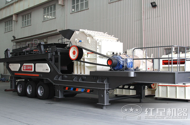 移動破碎石子機車間實拍圖