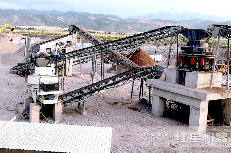 圓錐破破碎鵝卵石現(xiàn)場，搭配制砂機(jī)使用