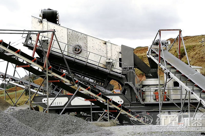 圓錐移動破碎機設備生產現場，輪胎式