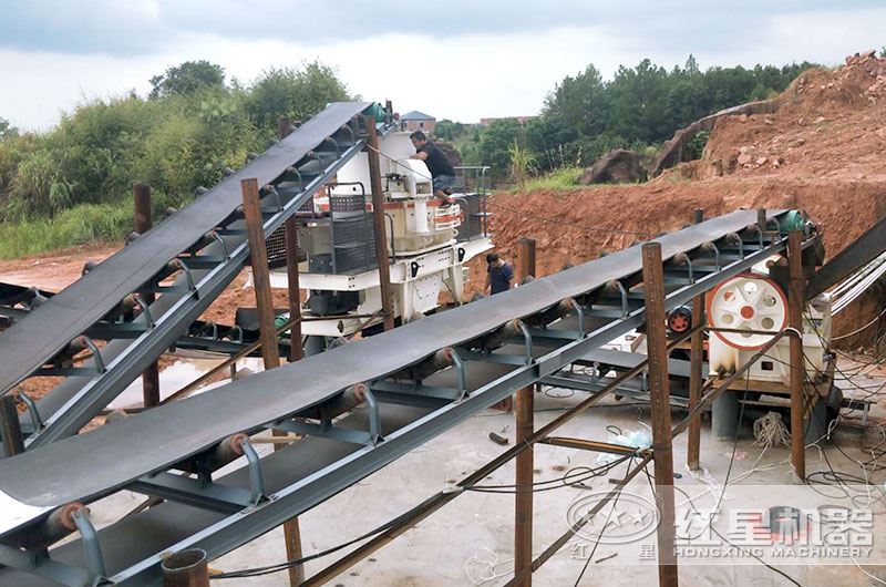 細鄂破機+沖擊式破碎機，破碎花崗巖