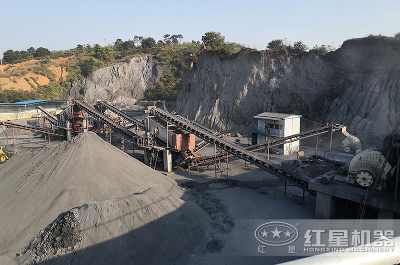 重錘式破碎機工作現場