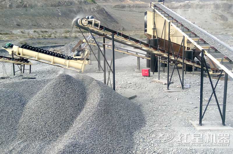 碎石廠生產(chǎn)現(xiàn)場(chǎng)