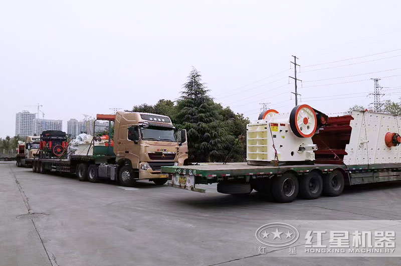 小型破石機(jī)發(fā)貨現(xiàn)場